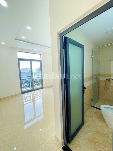 BÁN GẤP NHÀ 4 TẦNG VIEW SÔNG SG, CÁCH QL13 200M, CÓ CÔNG VIÊN, SHR