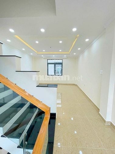 BÁN GẤP NHÀ 4 TẦNG VIEW SÔNG SG, CÁCH QL13 200M, CÓ CÔNG VIÊN, SHR