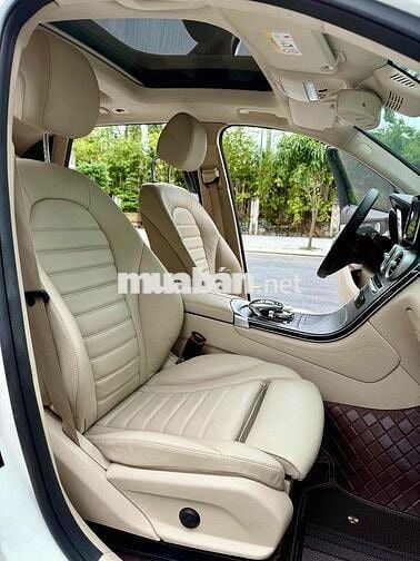 Mercedes Benz GLC Class 2018 300 4MATIC AT - 54000