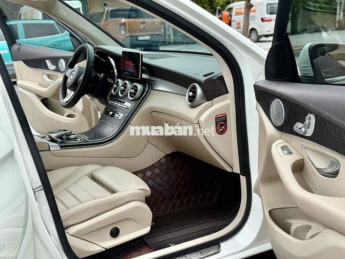 Mercedes Benz GLC Class 2018 300 4MATIC AT - 54000