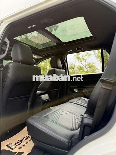 Ford Everest 2023 Titanium 2.0 AT 4x4 - 35000 km