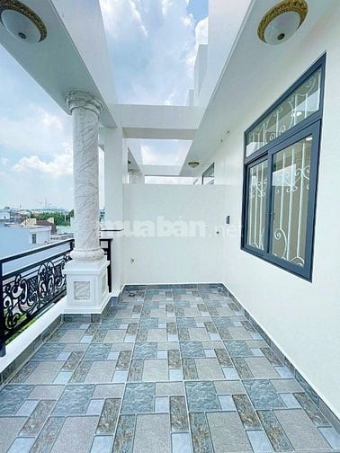 BÁN GẤP NHÀ 4 TẦNG VIEW SÔNG SG, CÁCH QL13 200M, CÓ CÔNG VIÊN, SHR