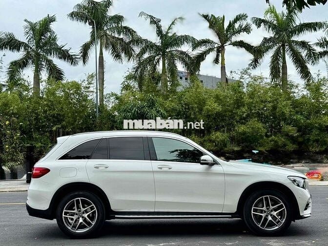 Mercedes Benz GLC Class 2018 300 4MATIC AT - 54000