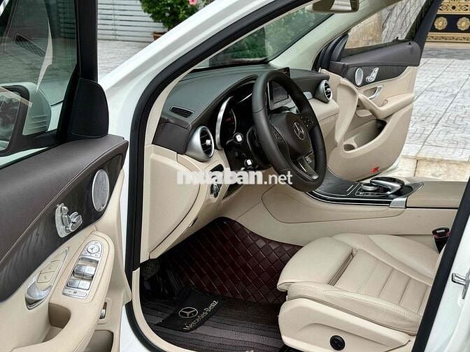 Mercedes Benz GLC Class 2018 300 4MATIC AT - 54000