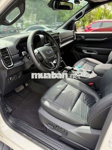 Ford Everest 2023 Titanium 2.0 AT 4x4 - 35000 km