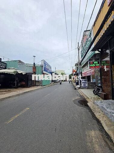 KẸT TIỀN SANG NHANH 180m2 ĐẤT TÂN UYÊN GẦN  CHỢ QUANG VINH , SÁT KCN