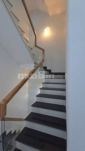 Bán nhà Nguyễn Đình Chiểu, Q3 giá 1tỷ990 (46m2) khu sầm uất, sổ riêng