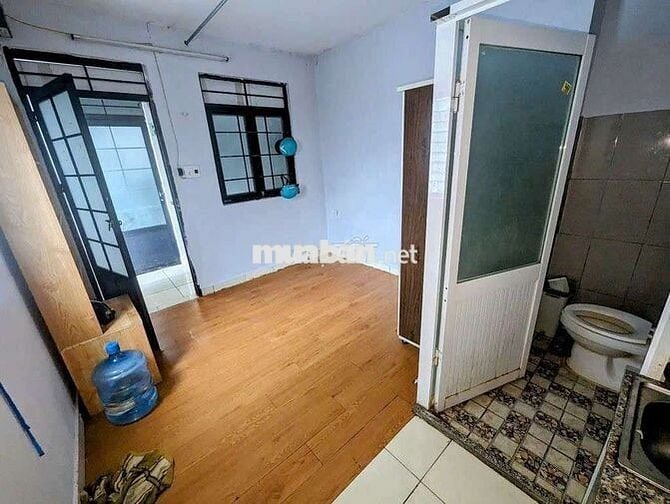 Trọ gác máy lạnh - Thang máy - Gần vòng xoay Lê Đại Hành qua Q10