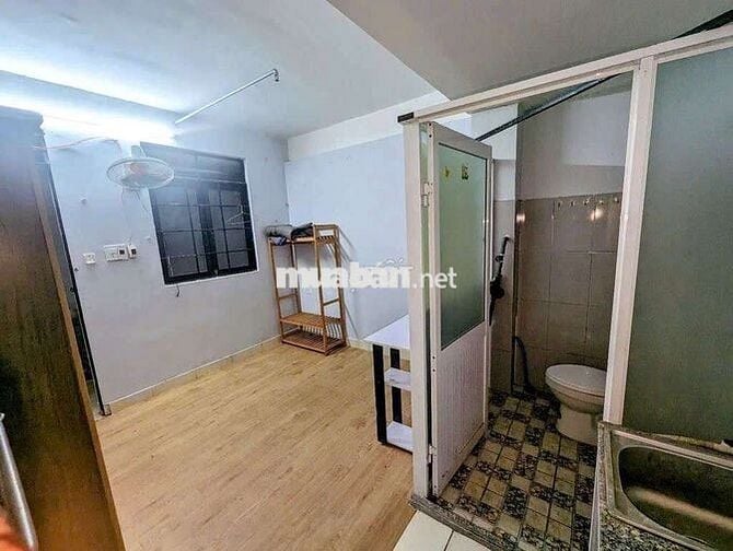 Trọ gác máy lạnh - Thang máy - Gần vòng xoay Lê Đại Hành qua Q10