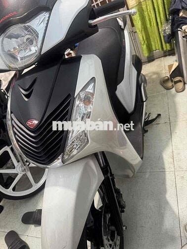 Honda SH Ý 150i Trắng - Đen nhập 3 cục BSTP