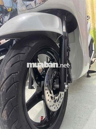 Honda SH Ý 150i Trắng - Đen nhập 3 cục BSTP