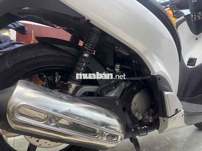Honda SH Ý 150i Trắng - Đen nhập 3 cục BSTP