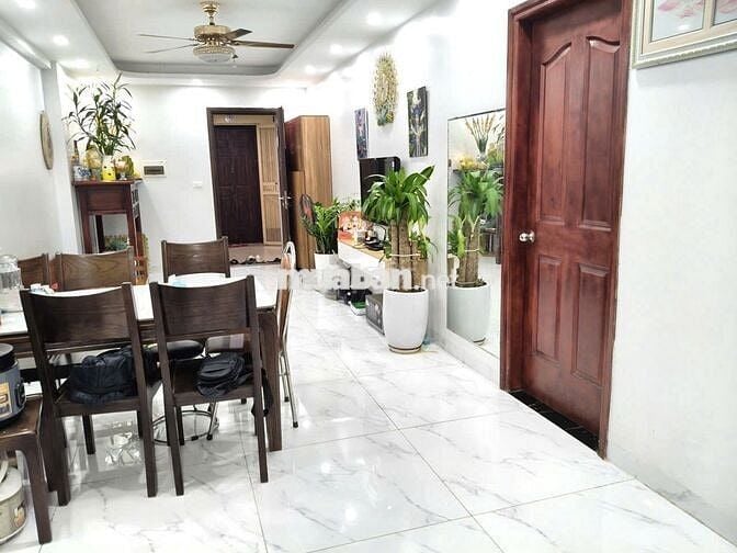 Bán chung cư KĐT Sài Đồng -70m2PN -Tầng trung -Full nội thất. Hơn 4 tỷ