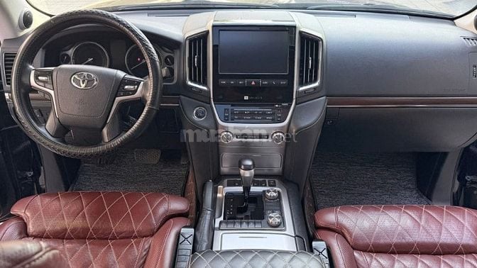 Bán Land Cruiser 4.6V8 4 chỗ siêu VIP, sản xuất 2020. xe cực mới.