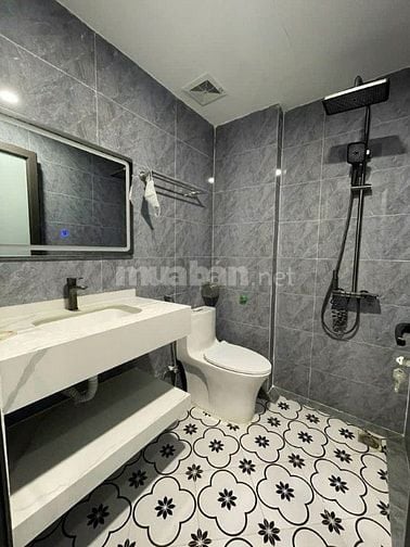 Cho thuê nhà đẹp mới 5 tầng, ô tô vào sát nhà