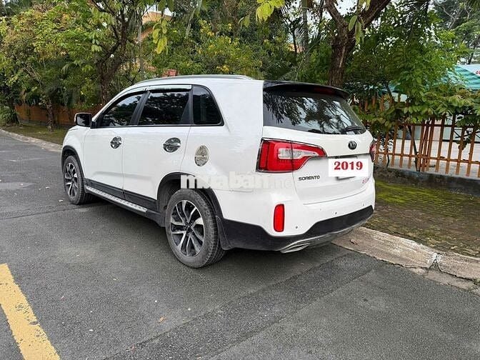 Kia Sorento 2019 Trắng 7 chỗ GAT