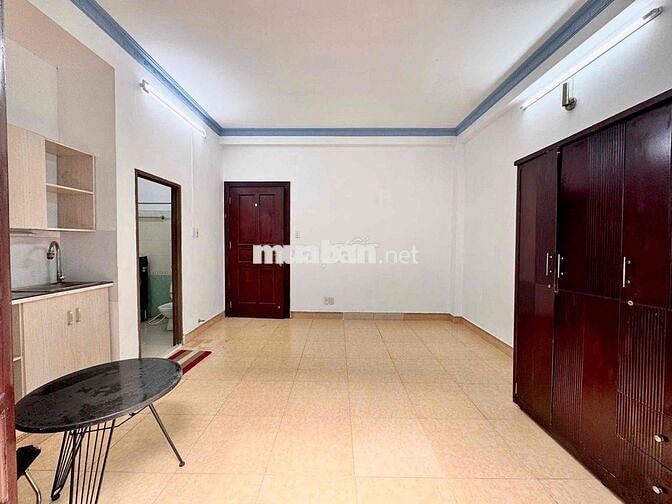 Cho Thuê Căn Hộ Bancol Máy Giặt Riêng Full NT Ngay Chợ Hoà Hưng Q10