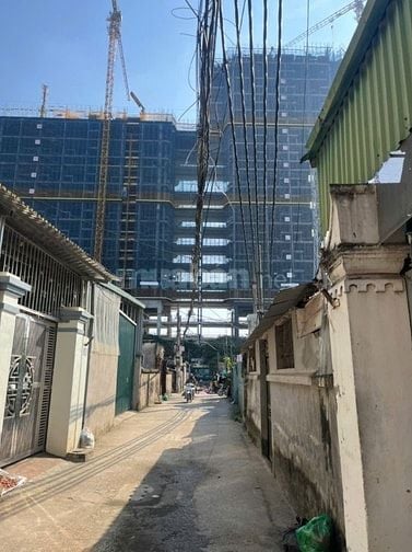 An Dương Vương – Tây Hồ - Ô TTo – 101 M – Đất – MT4.5 M – Giá 26.3 Tỷ.