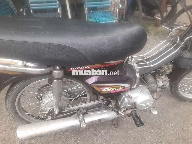Honda Dream 100 màu Tím