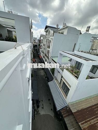 Hiếm! Nhà 4 tầng gần Tô Hiệu, ngang ~8x10.7 khu VIP Gara oto 6,X tỉ