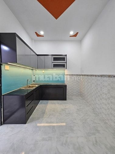 Bán nhà giá tốt 1 hiện tại giáp TPHCM DTSD 160m2