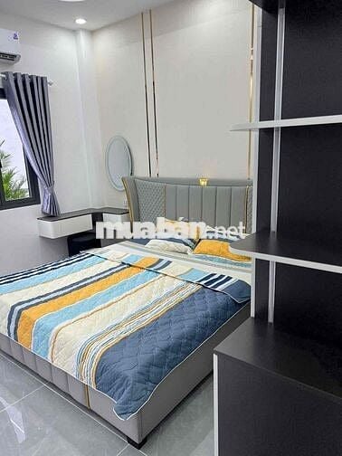 NHÀ 3 lầu 1 trệt 1 lửng 4pn 1 pt 6wc đường 8m