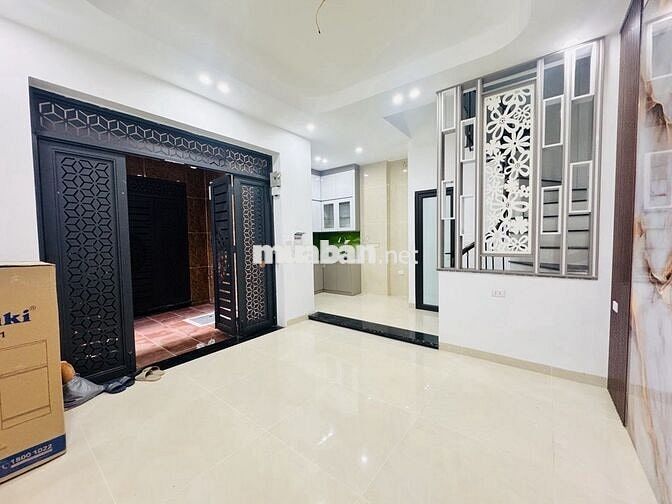 SÁT ĐH CÔNG NGHIỆP 6 TẦNG - 4PN KHÉP KÍN - NỘI THẤT ĐẸP - Ở NGAY