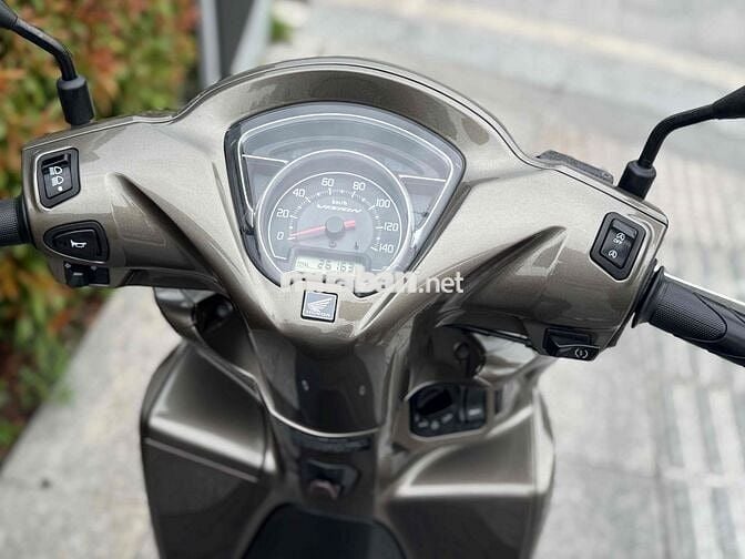Honda Vision 2021 màu Nâu