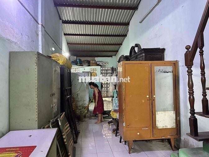 BÁN NHÀ CẤP BỐN PHƯỜNG 17 QUẬN BÌNH THẠNH. HƯỚNG ĐÔNG