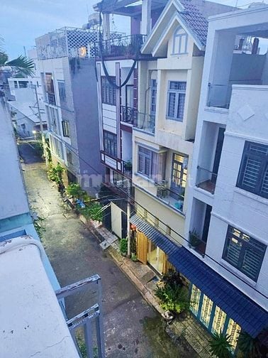BÁN GẤP NHÀ 3 TẦNG ĐƯỜNG THÔNG 100M RA VẠN PHÚC CITY, SỔ HỒNG RIÊNG
