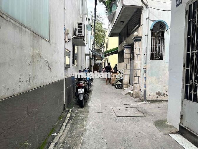 BÁN NHÀ CẤP BỐN PHƯỜNG 17 QUẬN BÌNH THẠNH. HƯỚNG ĐÔNG