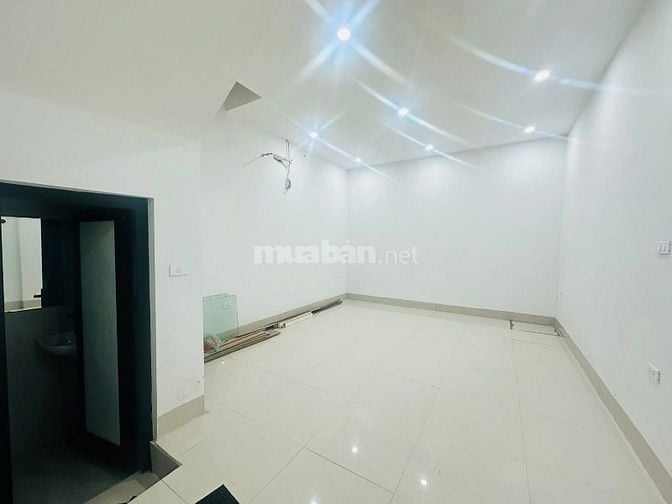 🎋Phân lô, ngõ nông, sau dãy mặt phố Giang Văn Minh, 7 tầng, hiếm bán