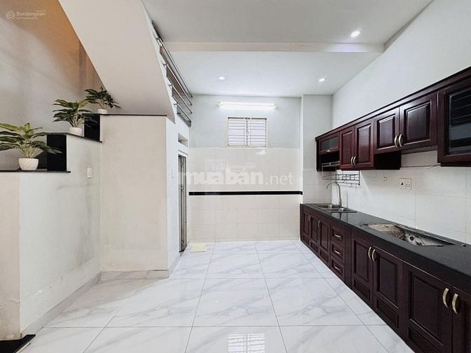 Bán gấp nhà đ.Phan Đình Phùng P. 15 Q. Phú Nhuận giá chỉ 1tỷ950/ 58m2.