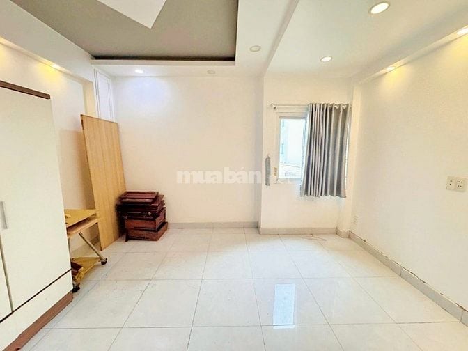 BÁN GẤP NHÀ 3 TẦNG ĐƯỜNG THÔNG 100M RA VẠN PHÚC CITY, SỔ HỒNG RIÊNG