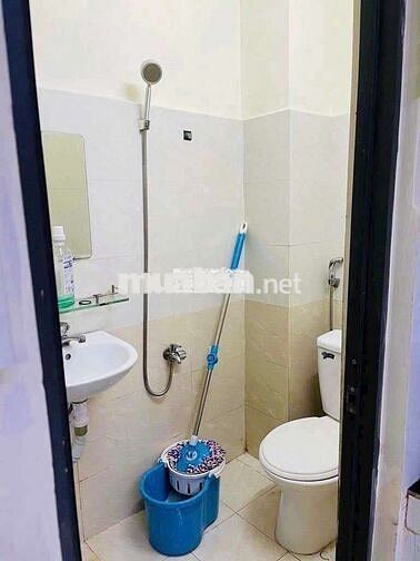 Cho thuê nhà nguyên căn.Đường Cách Mạng Tháng Tám.Phường 11.Quận 3.