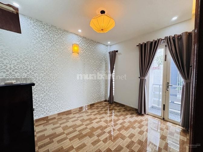 Bán gấp nhà đ.Phan Đình Phùng P. 15 Q. Phú Nhuận giá chỉ 1tỷ950/ 58m2.