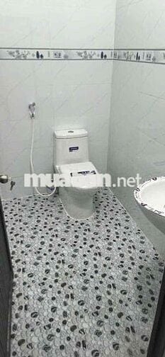 Cho Thuê Mặt Bằng 7tr/th  DT:  4×20 trống suốt.Mặt bằng mới 100% Mặt T