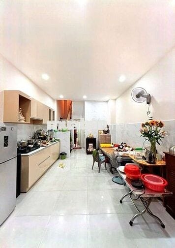 Nhà Quận 6 gần Chợ Lớn đường Lò Gốm HXH 4 Tầng SHR