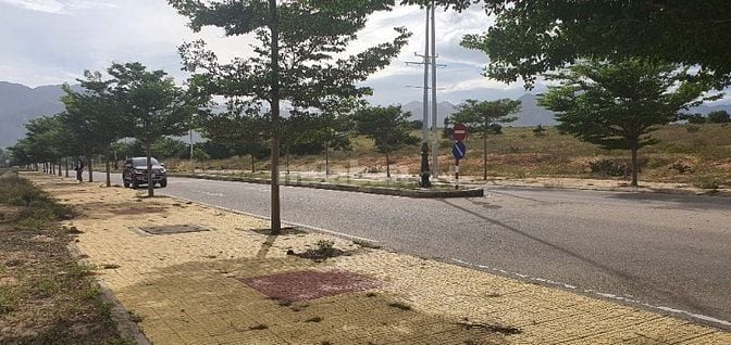 Mặt tiền đường ven biển (TL 701), ngang 25m x 40m, 3tr/m