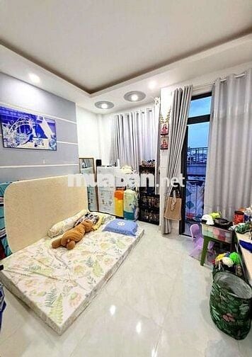 Nhà Quận 6 gần Chợ Lớn đường Lò Gốm HXH 4 Tầng SHR