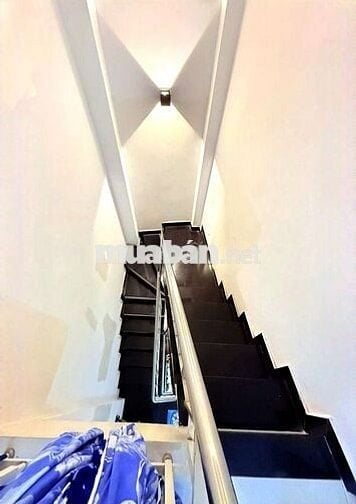 Nhà Quận 6 gần Chợ Lớn đường Lò Gốm HXH 4 Tầng SHR