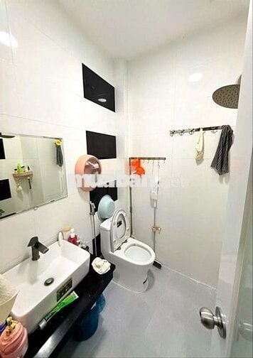 Nhà Quận 6 gần Chợ Lớn đường Lò Gốm HXH 4 Tầng SHR