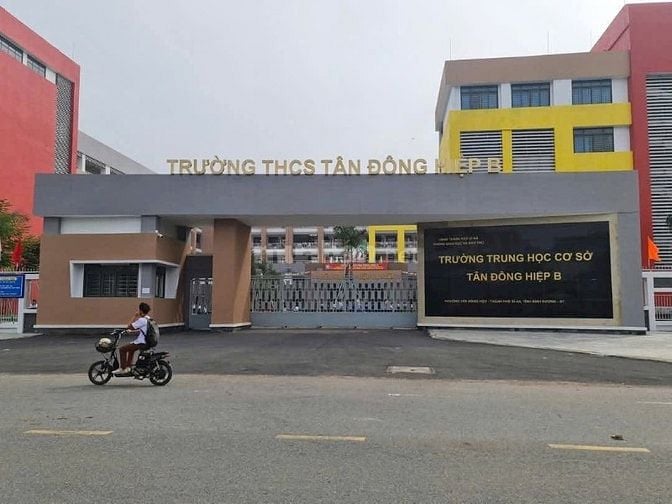 Bán nhà 1 trệt 1 lầu hẻm xe hơi Lò Siêu, P12 Q11, DT 49m² giá 1 tỷ 98 