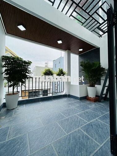 Nhà đẹp 2 lầu full nội thất hẻm xe hơi, đường hà huy giáp