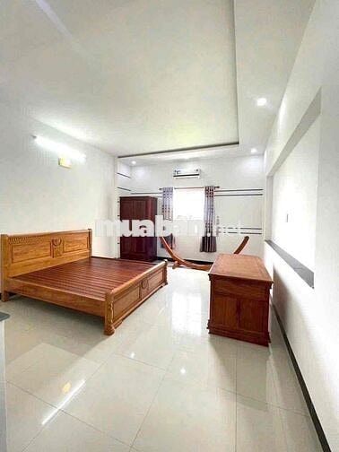 Nhà 2 lầu 4pn full nội thất KDC Hưng Phú 1