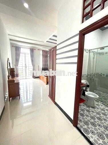 Nhà 2 lầu 4pn full nội thất KDC Hưng Phú 1