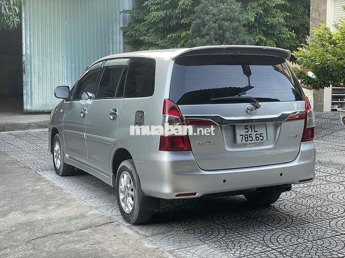 Toyota Innova 2014E Bạc