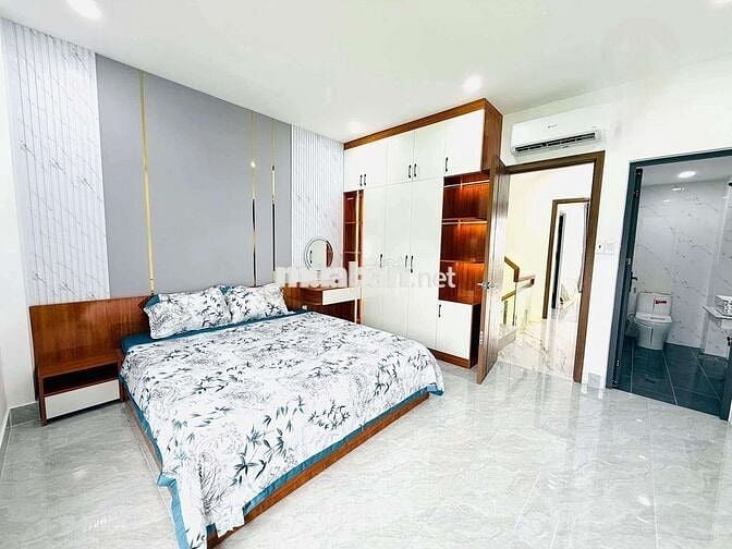 Nhà mới ful nôi thất lung linh ,5pn 6wc , đường 12m . Đi gv gần .