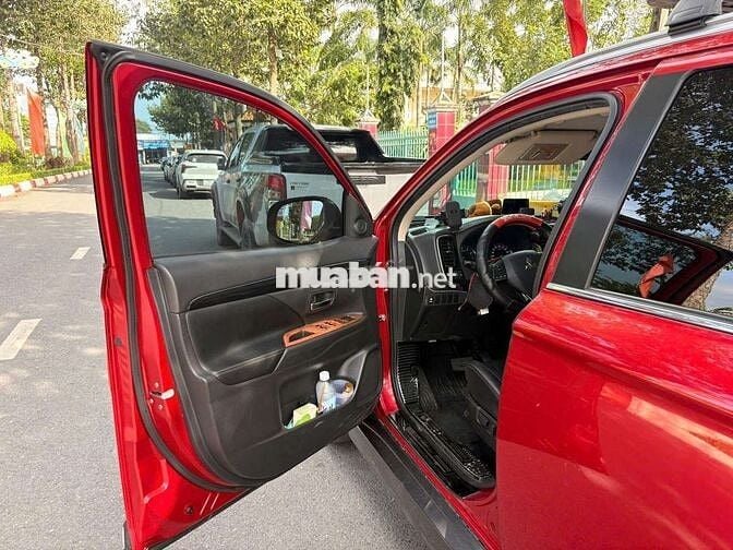 Mitsubishi Outlander 2019 2.0 Premium Đỏ