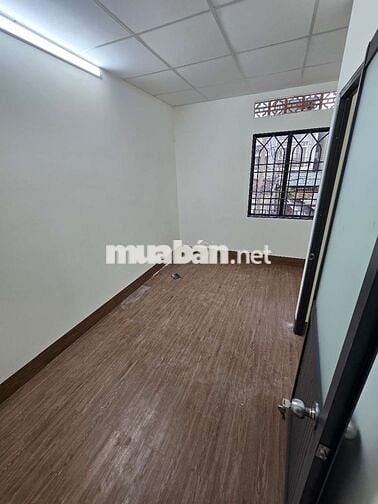 Cho thuê nhà nguyên căn mới 1t1l 2pn 6tr/th mới sửa vô ở ngay